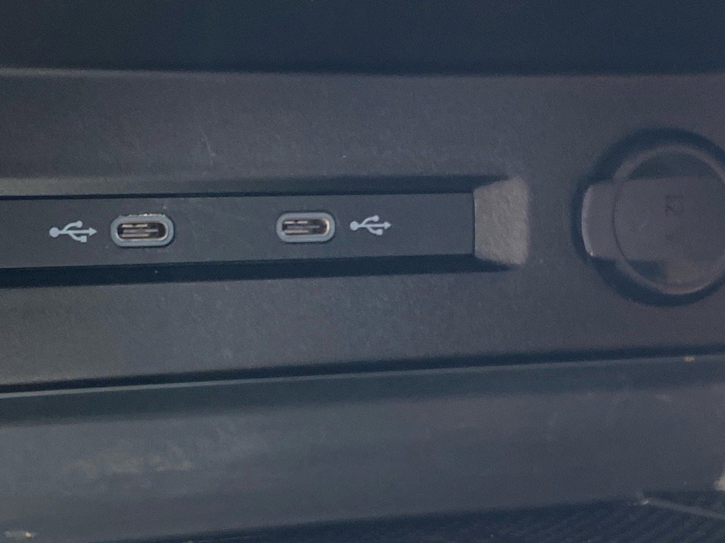 Used 2022 Volkswagen Taos SE w/ Panoramic Sunroof Package image 17