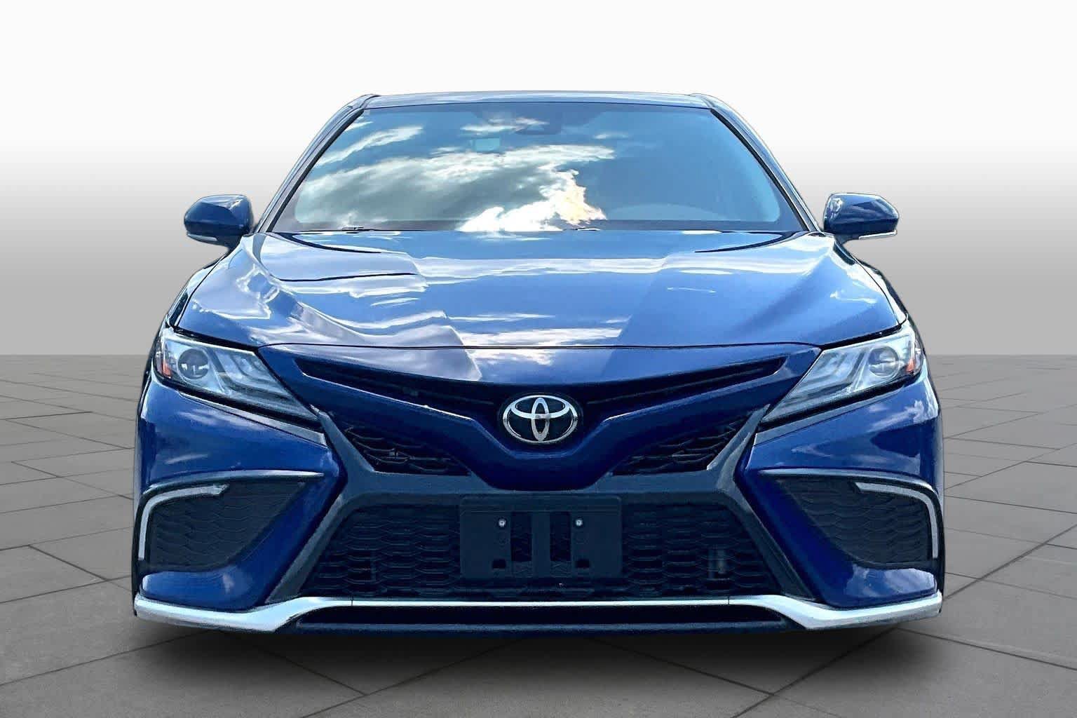 Used 2023 Toyota Camry XSE FWD image 4