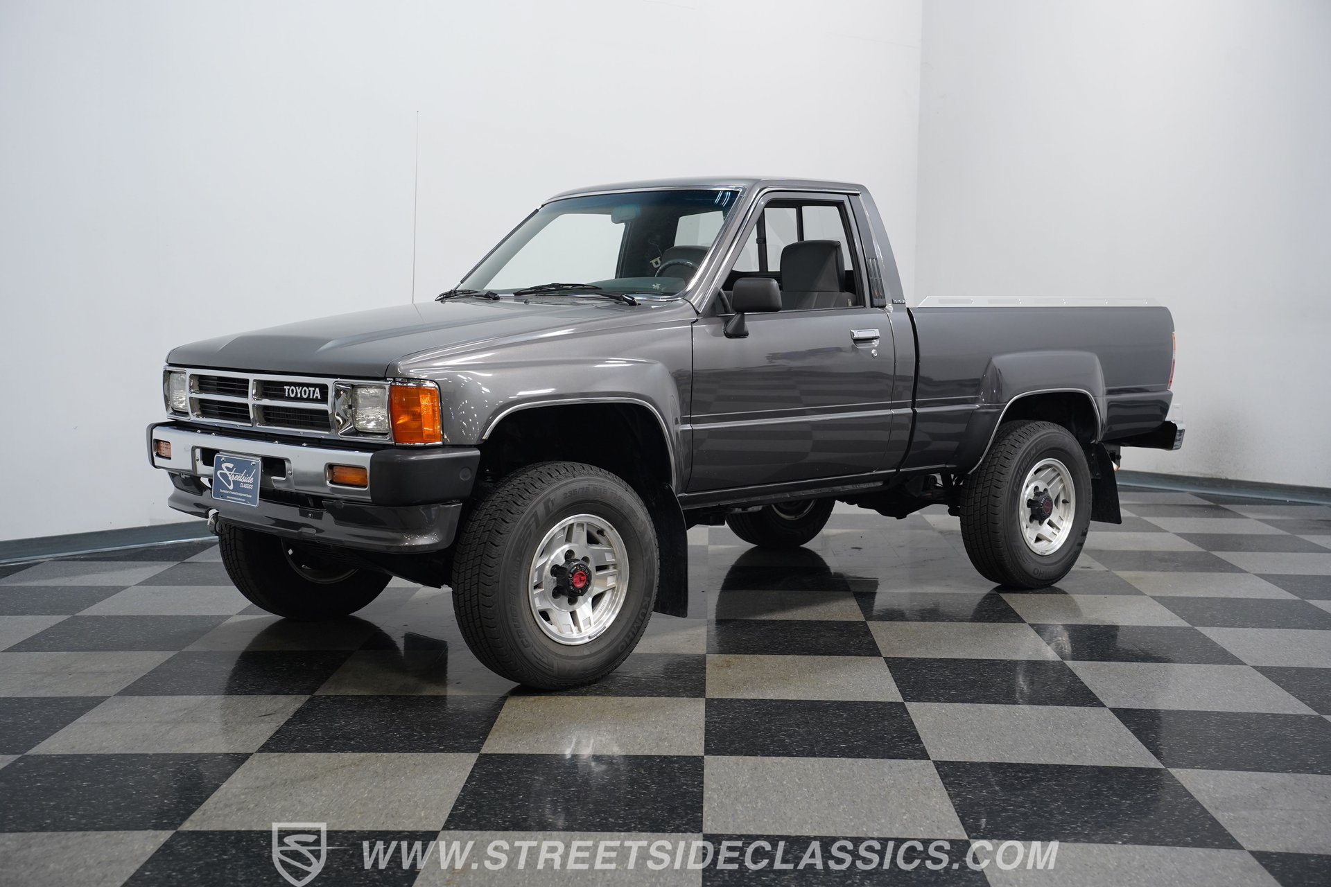 Used 1987 Toyota Pickup 4x4 Regular Cab image 6