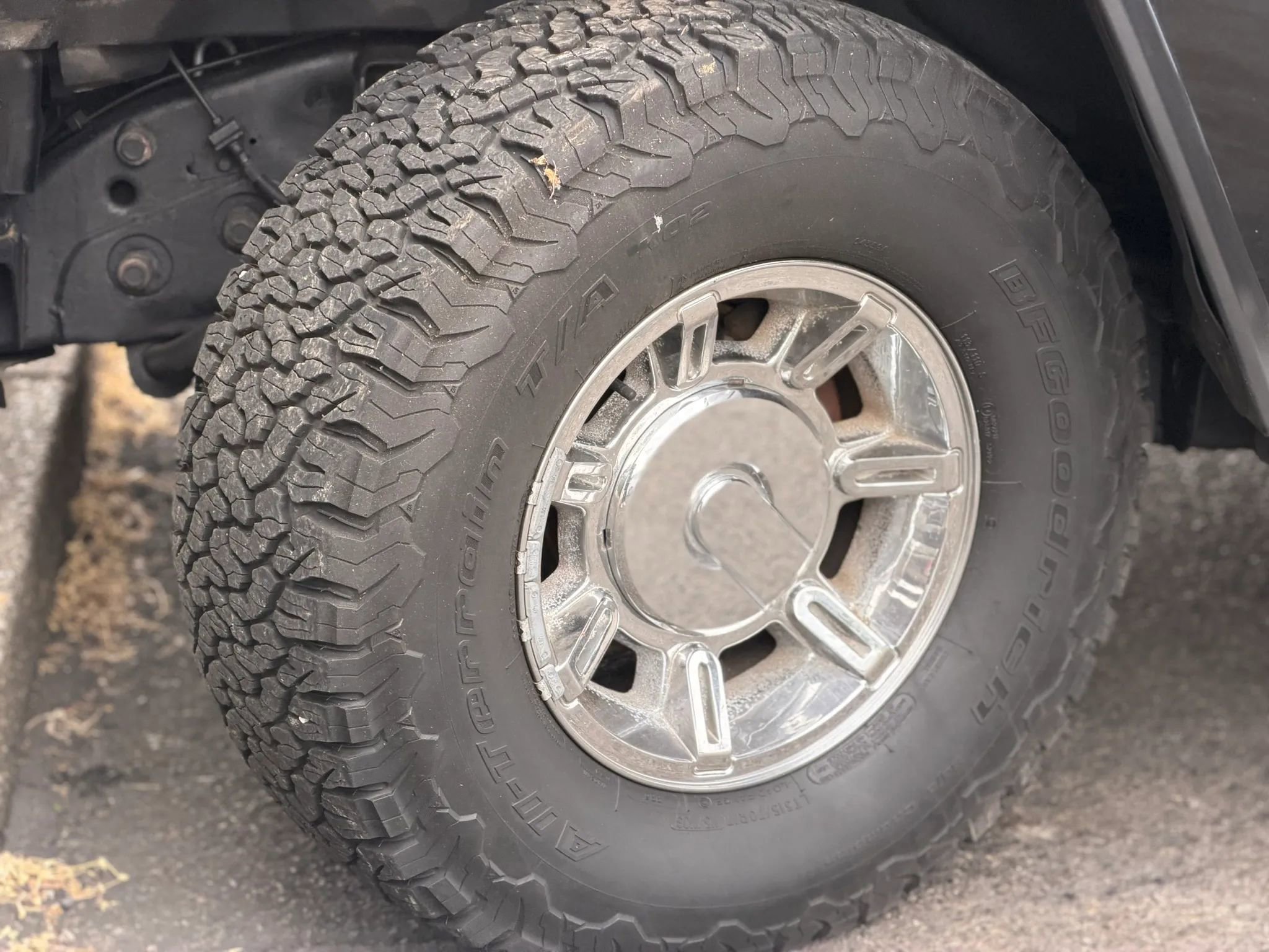 Used 2004 HUMMER H2 w/ Preferred Equipment Group AWD/4WD image 14