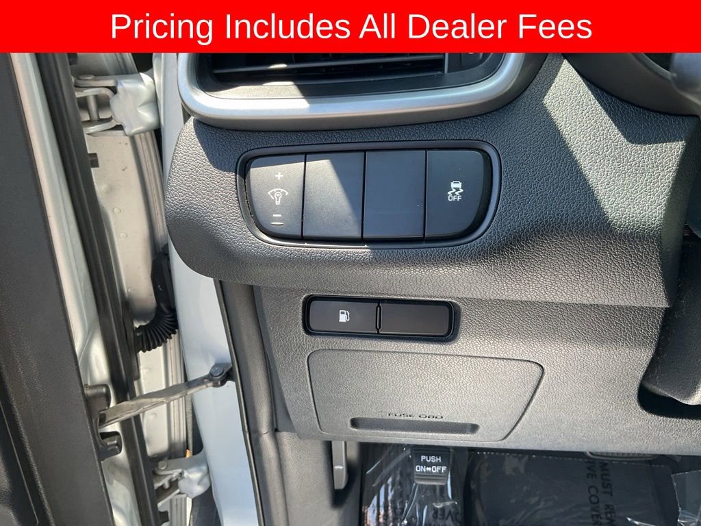 Used 2017 Kia Sorento FWD image 6
