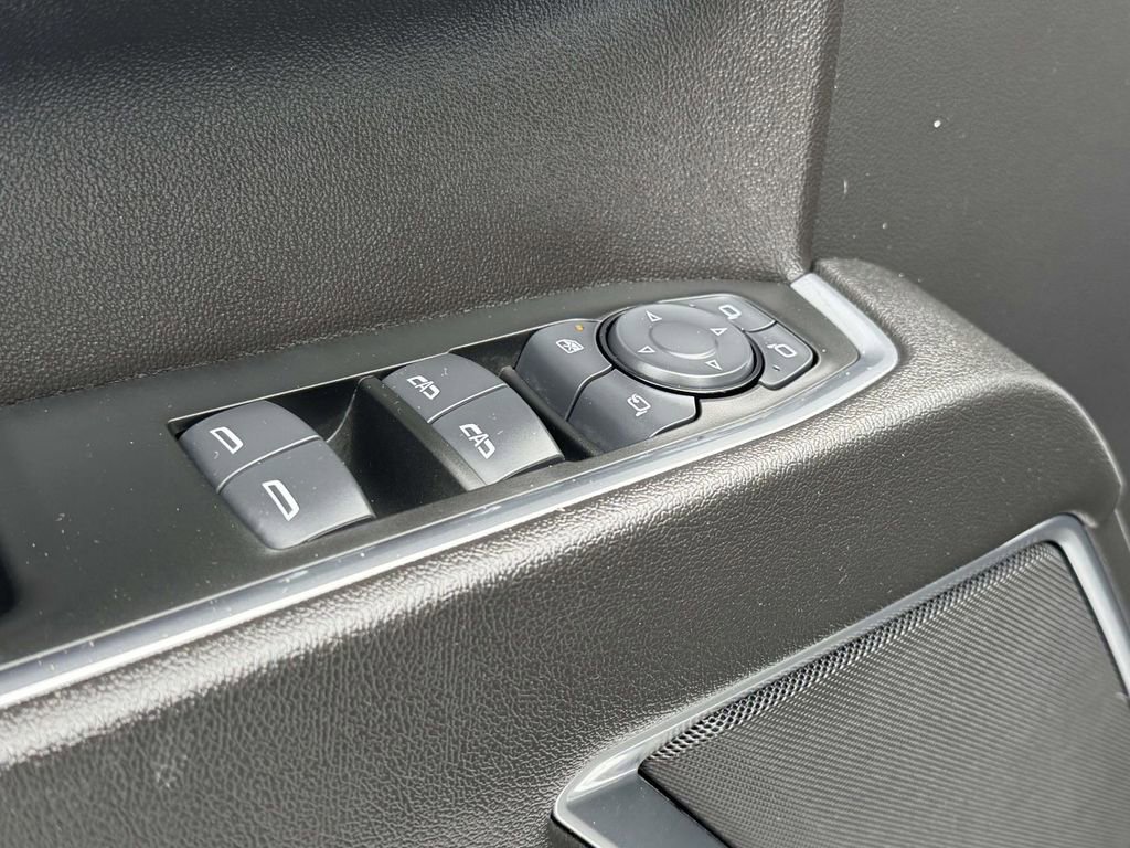 Used 2025 GMC Sierra 1500 SLT AWD/4WD image 18