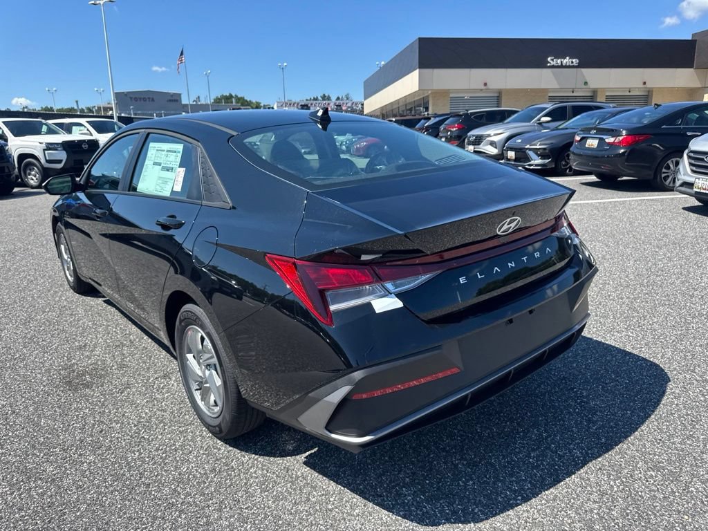 New 2026 Hyundai Elantra SE FWD image 7