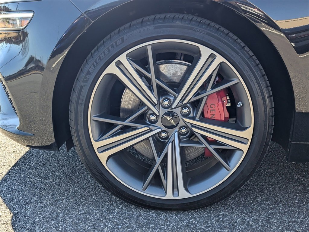 Used 2025 Genesis G70 2.5T w/ Sport Prestige Package image 10