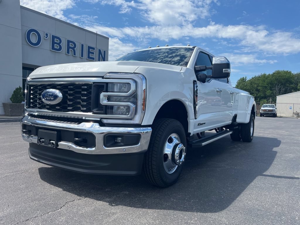 New 2026 Ford F350 Lariat w/ Lariat Premium Package