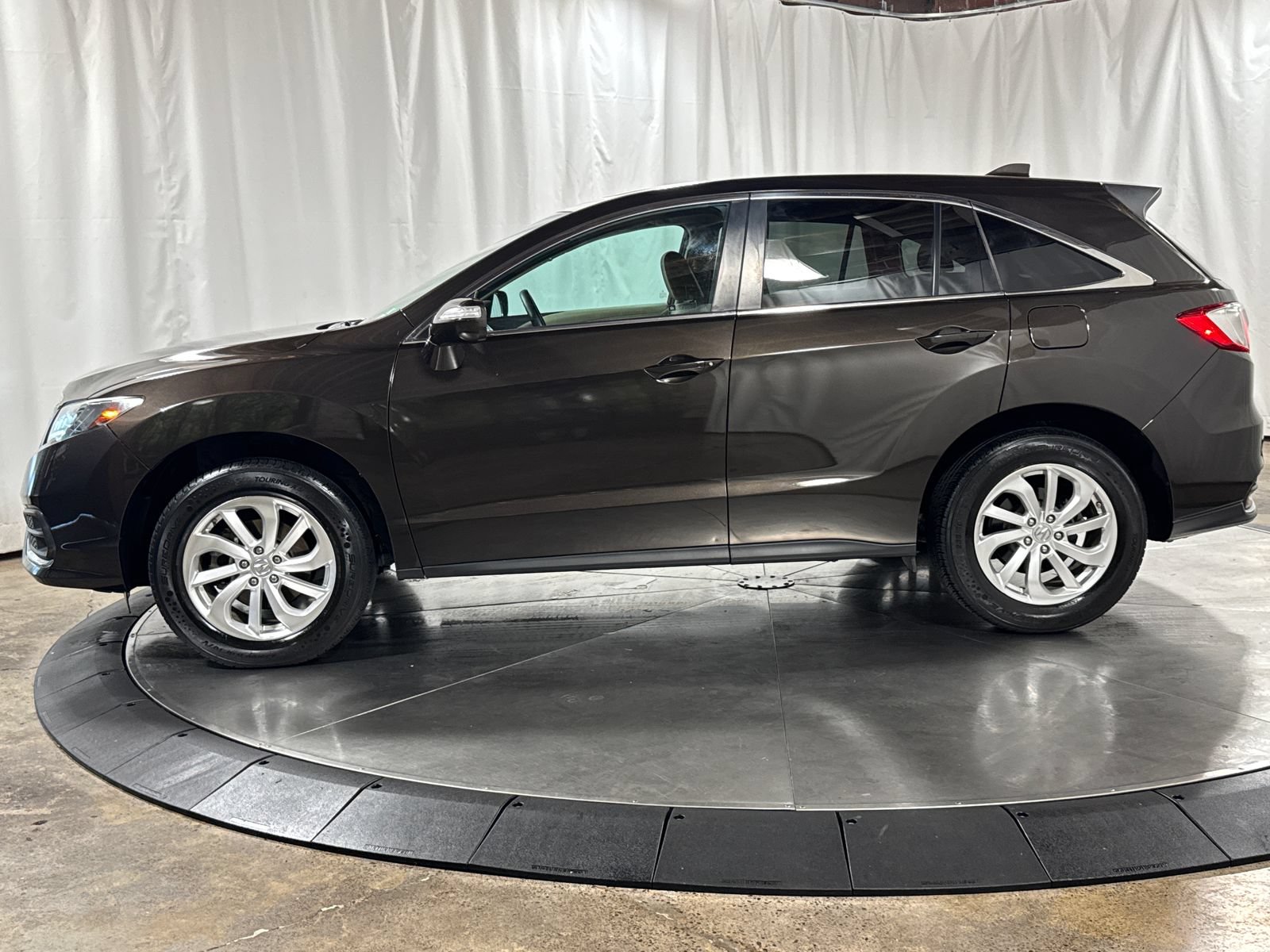 Used 2016 Acura RDX AWD w/ Technology Package image 8