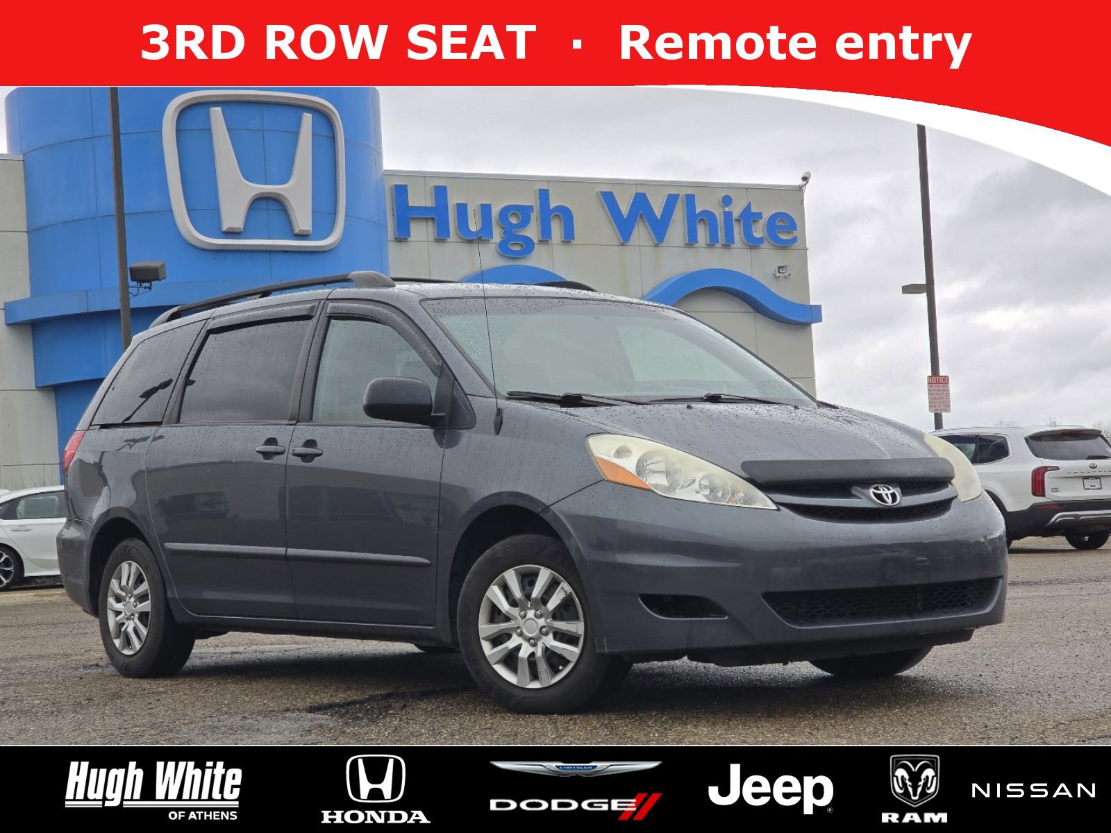 Used 2010 Toyota Sienna LE FWD image 1