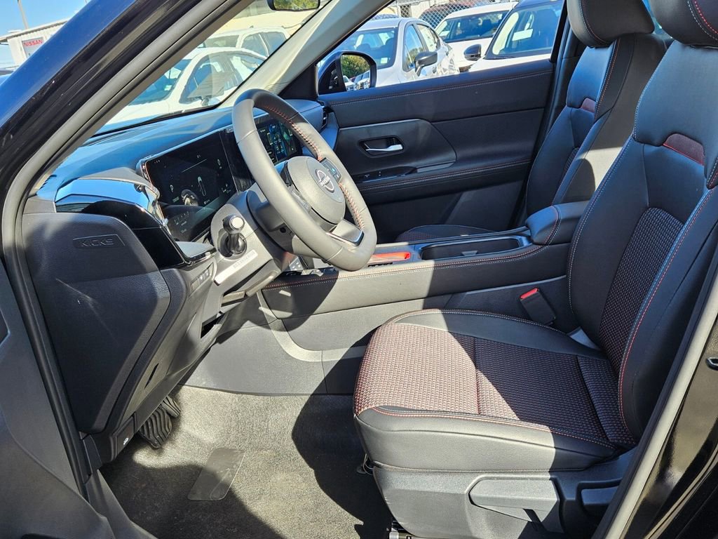 New 2026 Nissan Kicks SR FWD image 3
