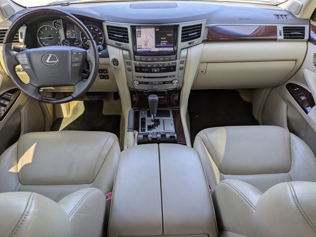 Used 2015 Lexus LX 570 4WD w/ Luxury Package image 21