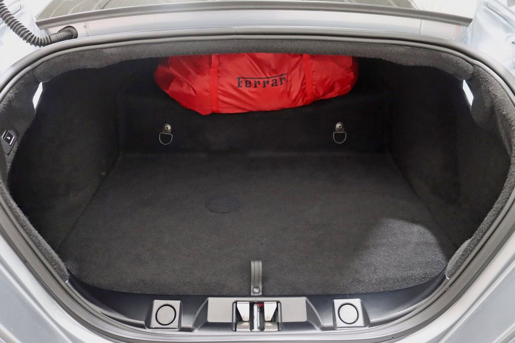 Used 2022 Ferrari Roma RWD image 46