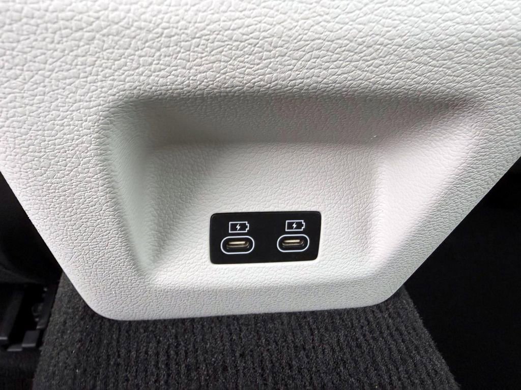 Certified 2025 Genesis G70 2.5T image 12