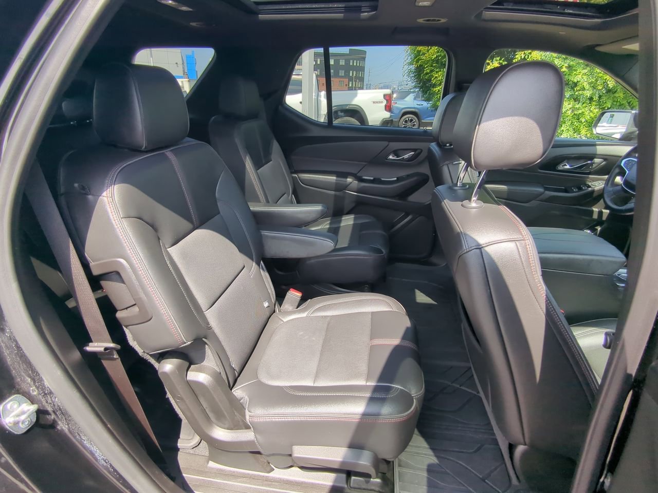 Used 2023 Chevrolet Traverse RS w/ LPO, Floor Liner Package AWD/4WD image 28