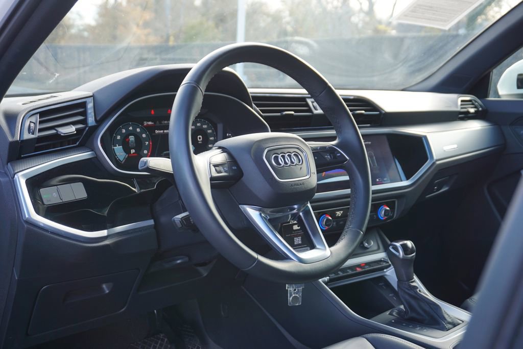 Used 2022 Audi Q3 2.0T Premium image 10