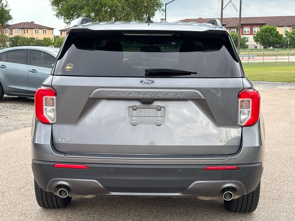 Used 2021 Ford Explorer XLT w/ Equipment Group 202A image 5