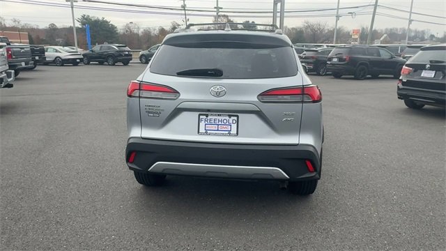 Used 2022 Toyota Corolla Cross XLE image 7