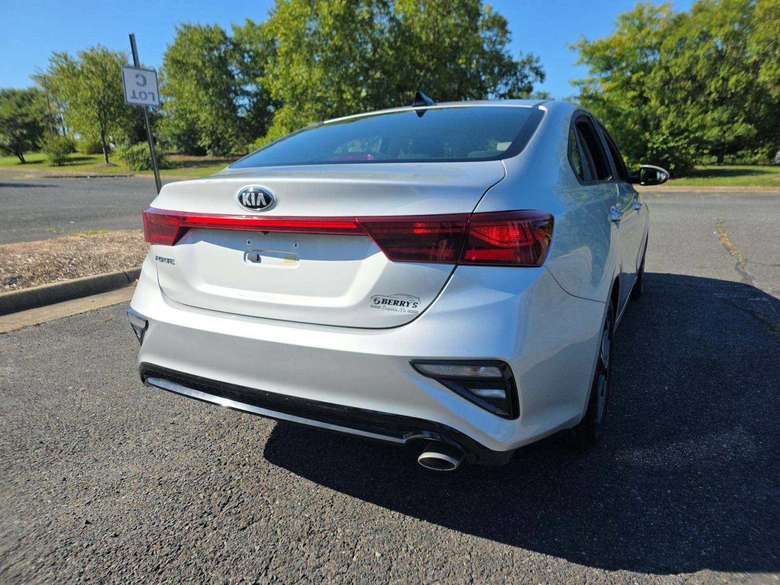Used 2021 Kia Forte LXS FWD image 2