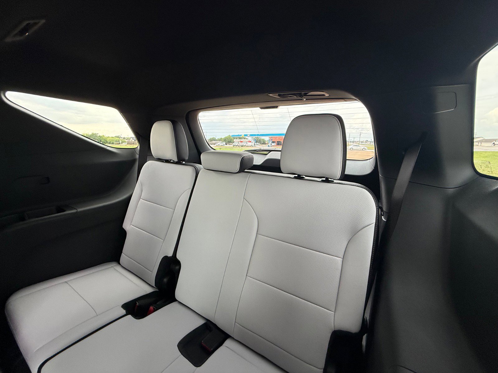 Used 2025 Chevrolet Traverse High Country w/ LPO, Floor Liner Package AWD/4WD image 16