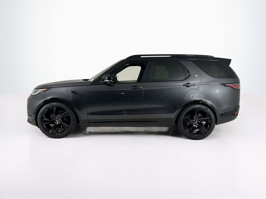Used 2024 Land Rover Discovery Dynamic SE image 2