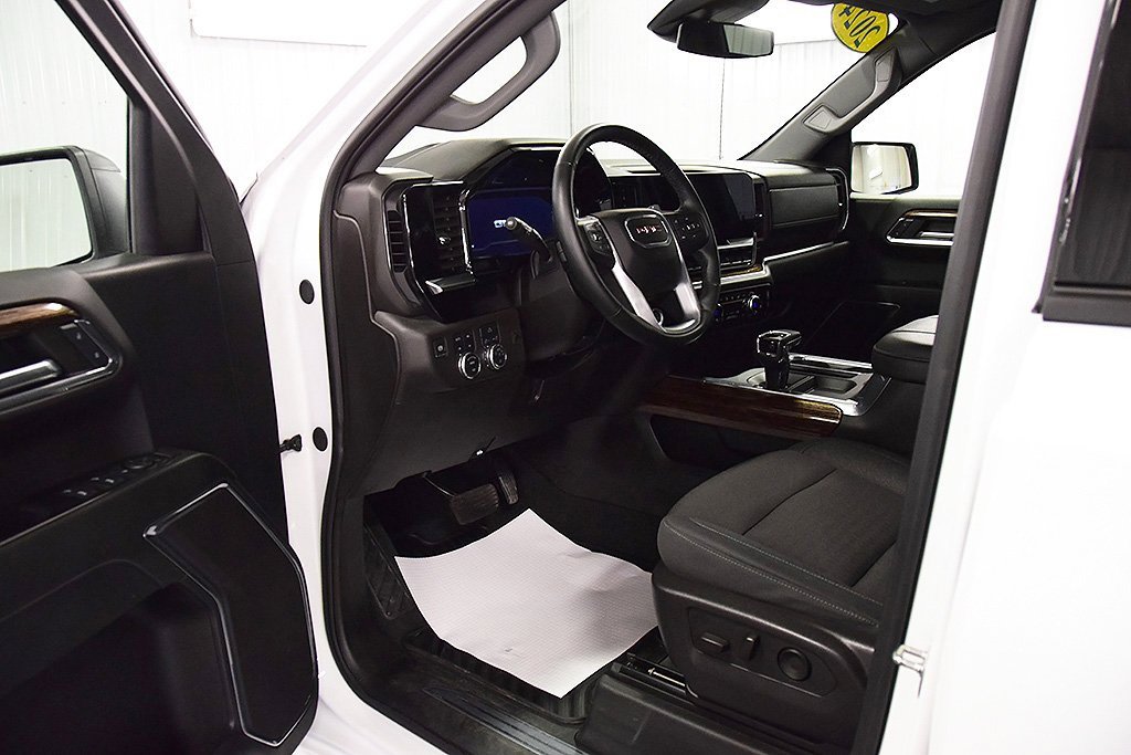 Used 2024 GMC Sierra 1500 Elevation image 16