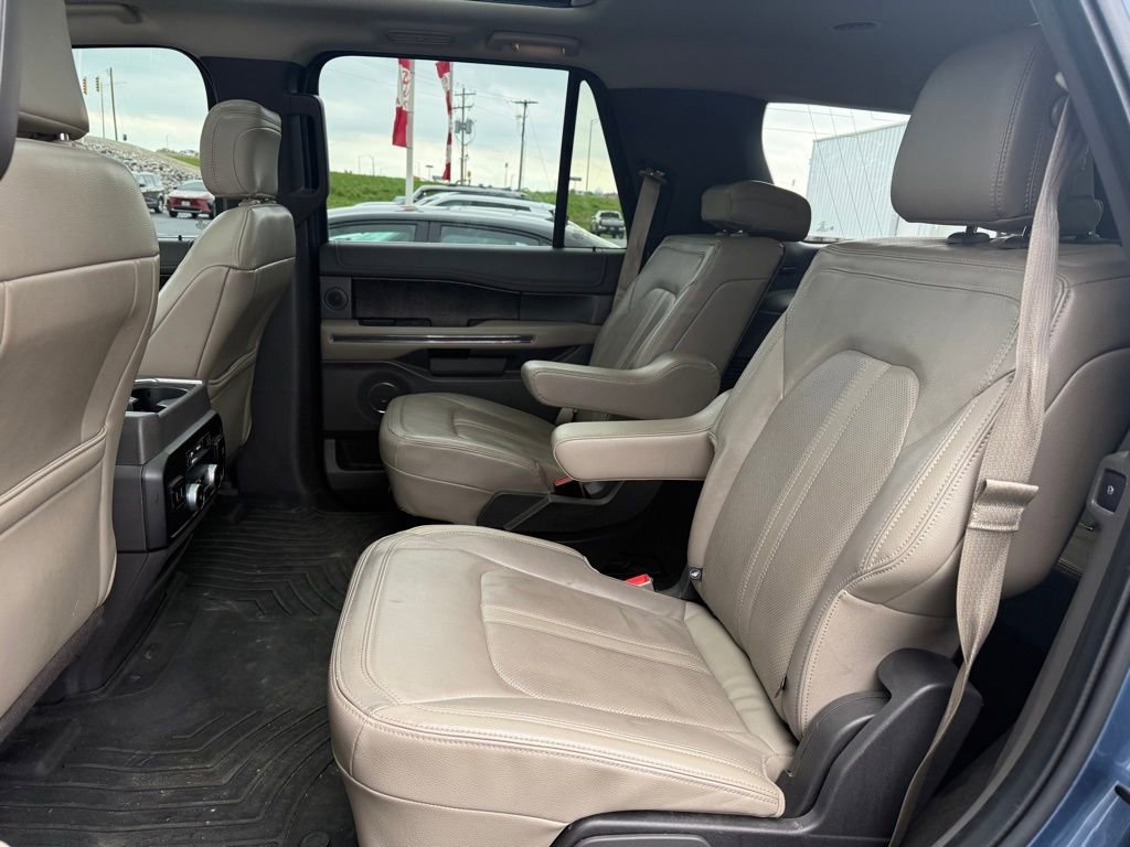 Used 2018 Ford Expedition Limited w/ Equipment Group 302A AWD/4WD image 17