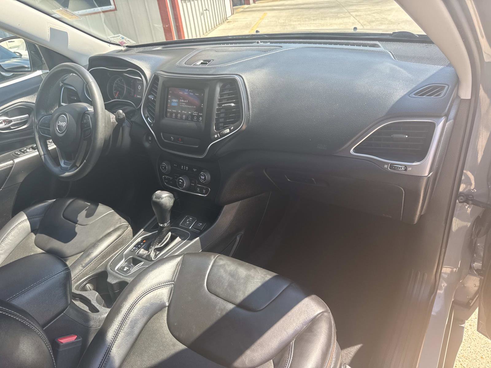 Certified 2020 Jeep Cherokee Latitude Plus image 12