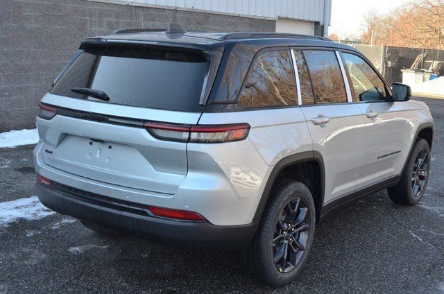 New 2025 Jeep Grand Cherokee Limited image 8