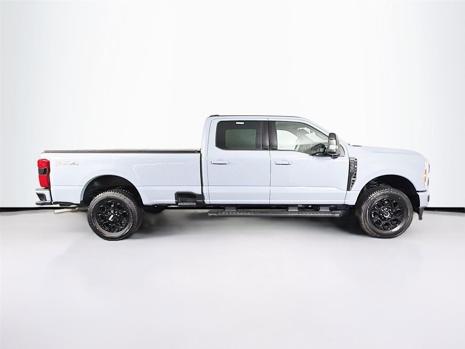 Used 2026 Ford F350 Lariat w/ Black Appearance Package image 8