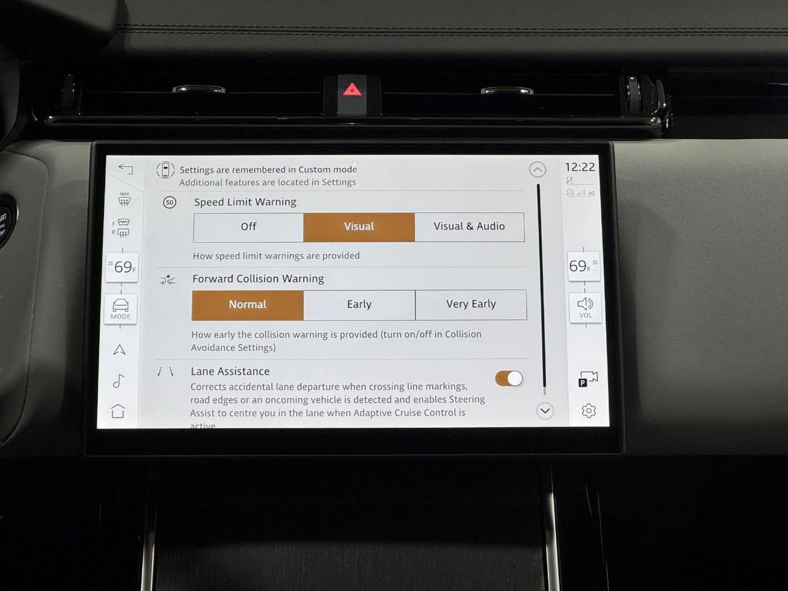 New 2026 Land Rover Range Rover Velar Dynamic SE image 13