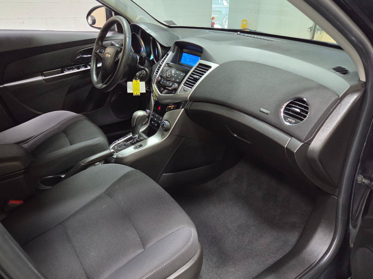 Used 2015 Chevrolet Cruze LT FWD image 19