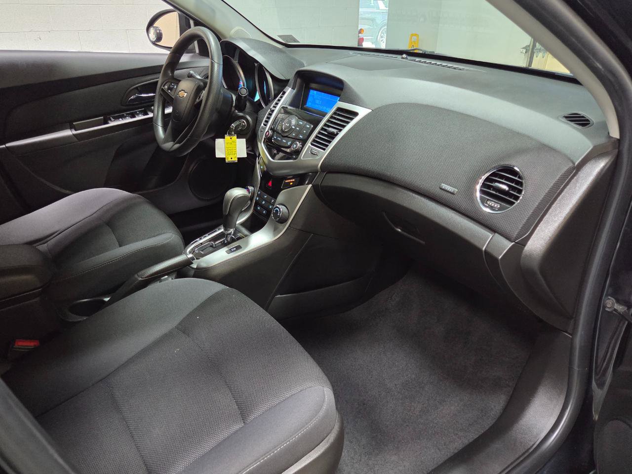 Used 2015 Chevrolet Cruze LT FWD image 19