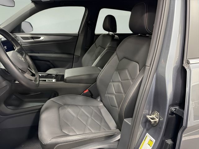 Used 2025 Volkswagen Atlas Cross Sport SE image 11