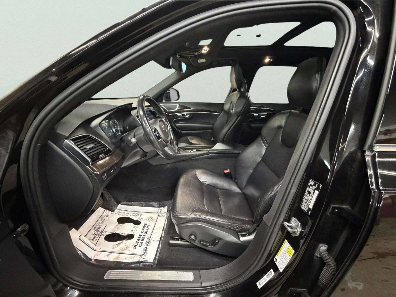 Used 2017 Volvo XC90 T6 Momentum w/ Vision Package AWD/4WD image 20