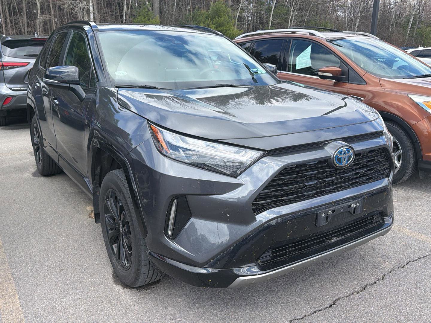 Used 2024 Toyota RAV4 XSE w/ Weather Package AWD/4WD image 3