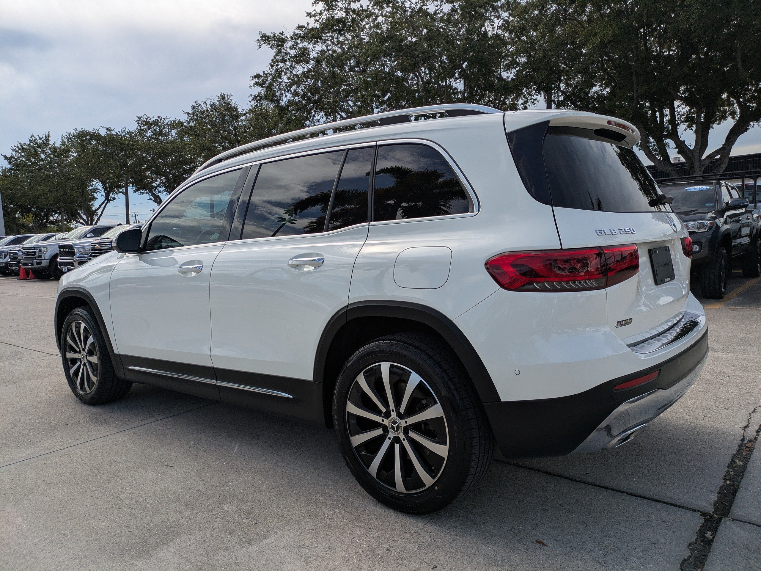Used 2022 Mercedes-Benz GLB 250 image 6