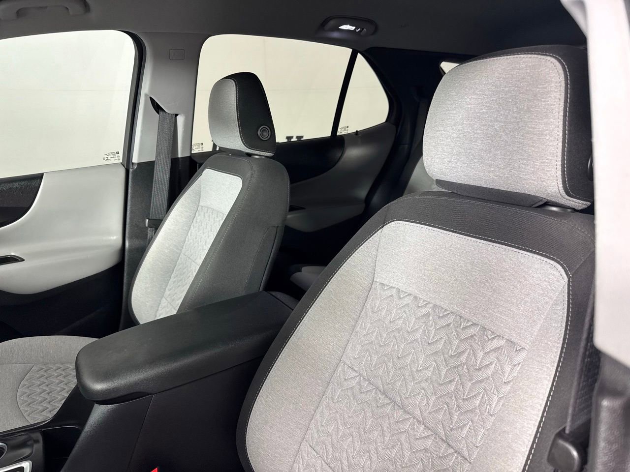 Used 2022 Chevrolet Equinox LS image 11