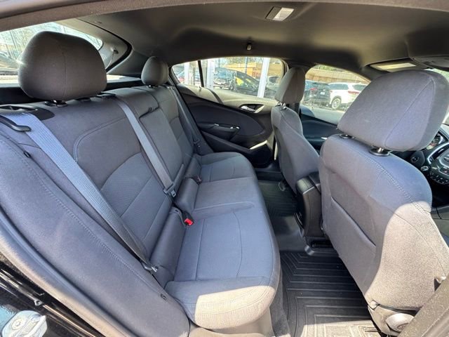 Used 2018 Chevrolet Cruze LT w/ Convenience Package FWD image 14