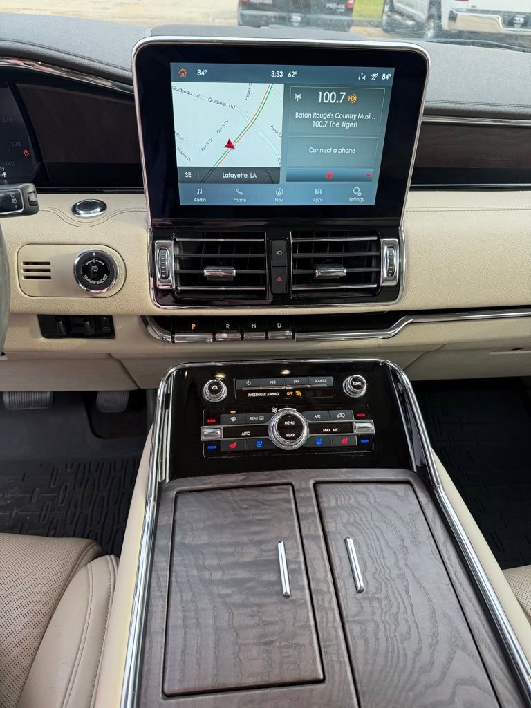 Used 2021 Lincoln Navigator Reserve w/ Luxury Package image 22