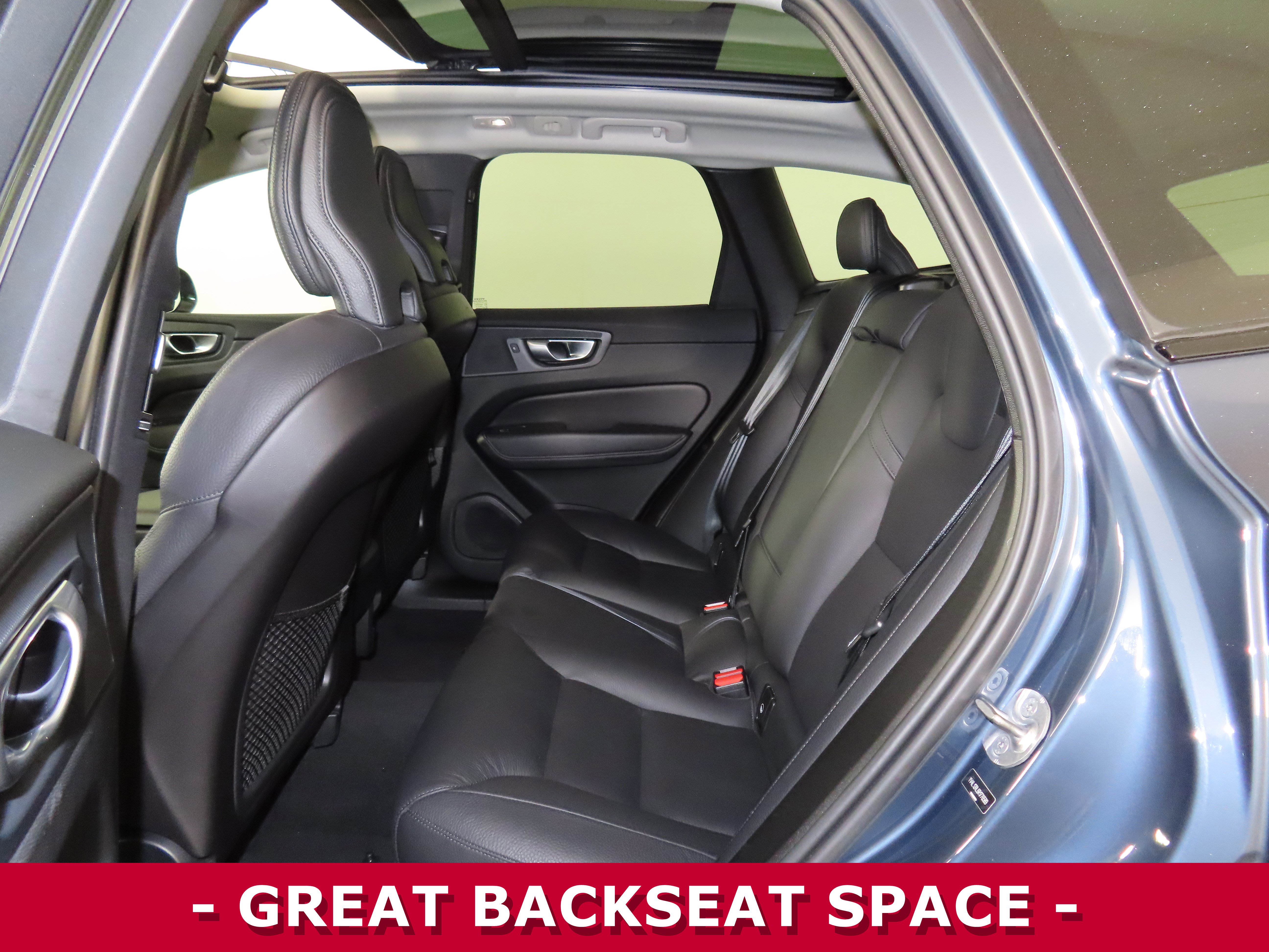 Used 2024 Volvo XC60 B5 Plus image 9