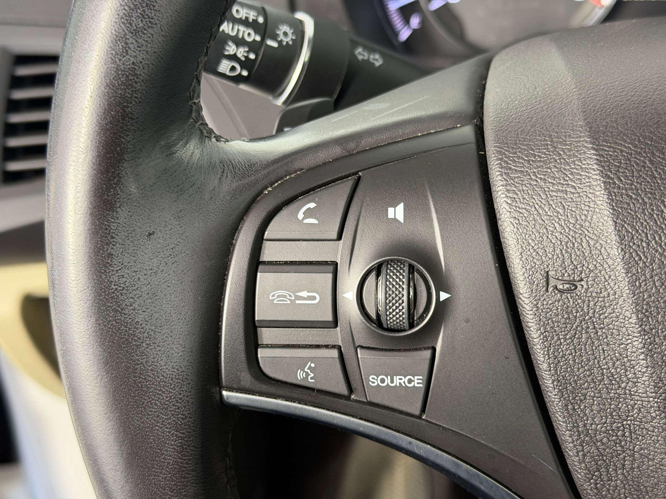 Used 2017 Acura MDX SH-AWD w/ Technology Package image 16