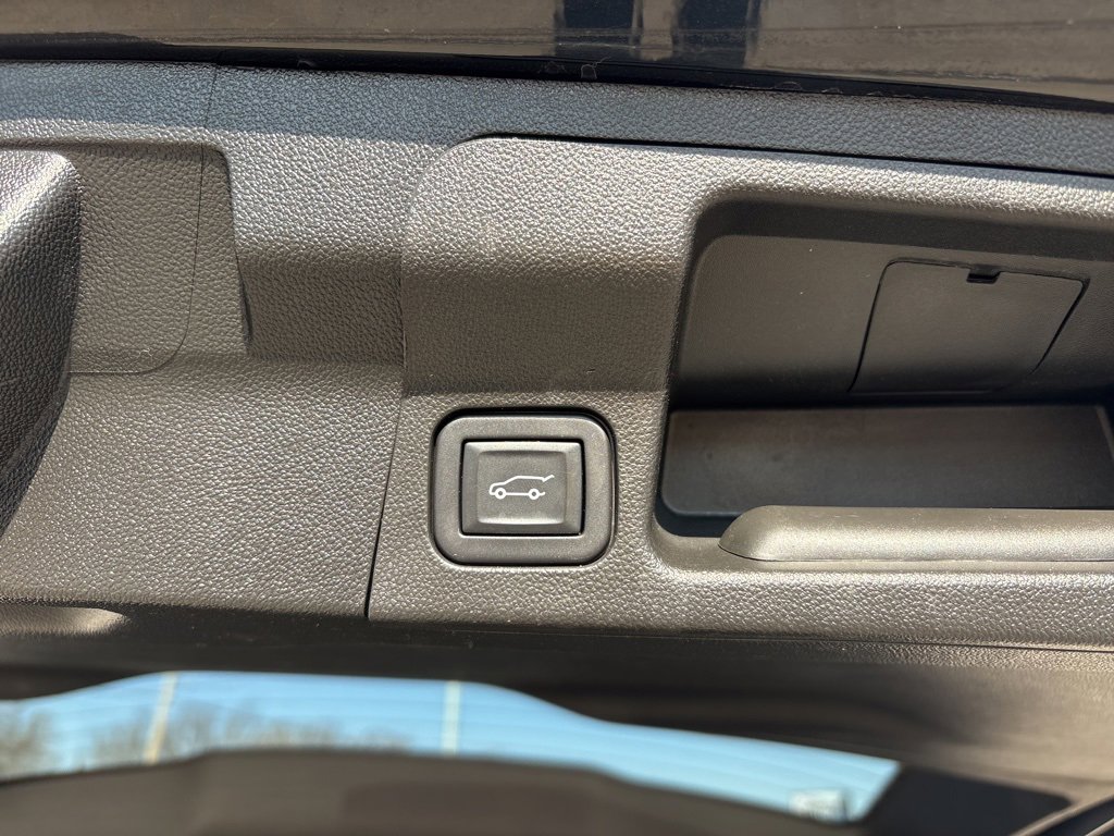 Used 2023 GMC Acadia SLT image 31