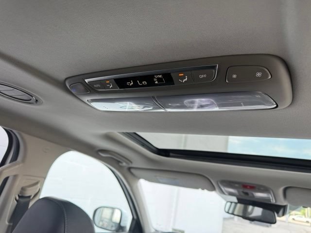 Used 2024 Kia Telluride EX w/ EX Captain's Chair Package AWD/4WD image 17