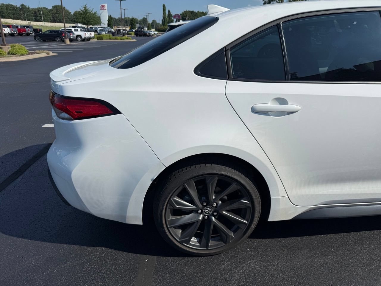Used 2025 Toyota Corolla SE w/ SE Premium Package FWD image 6