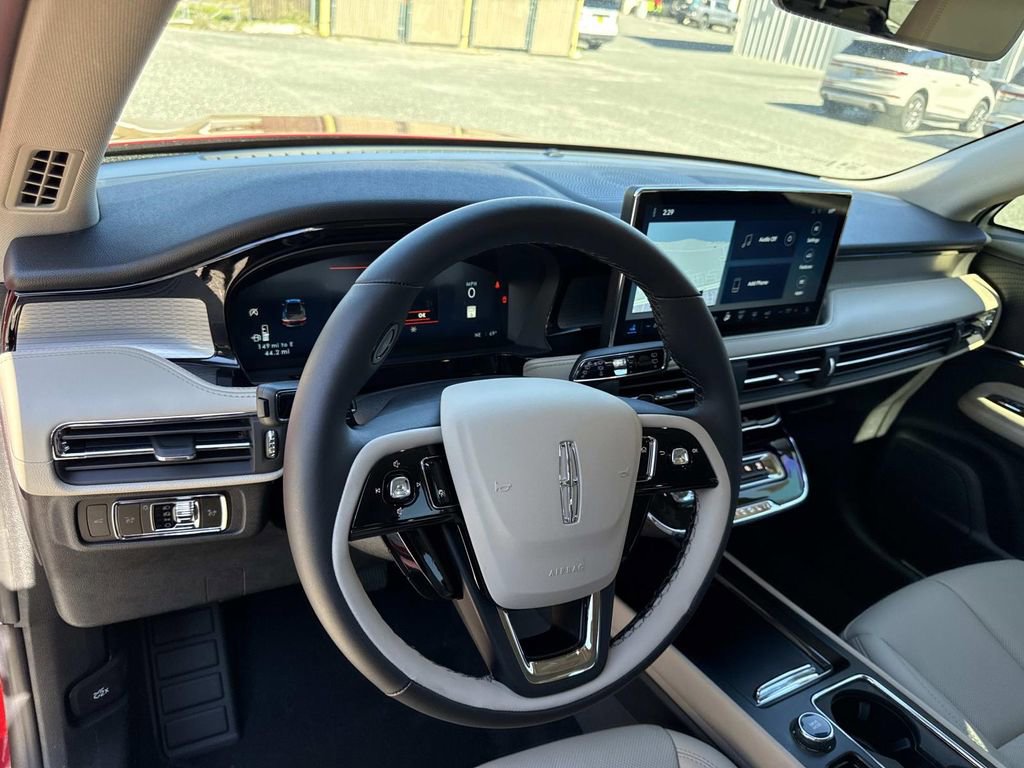 New 2026 Lincoln Corsair Premiere image 31