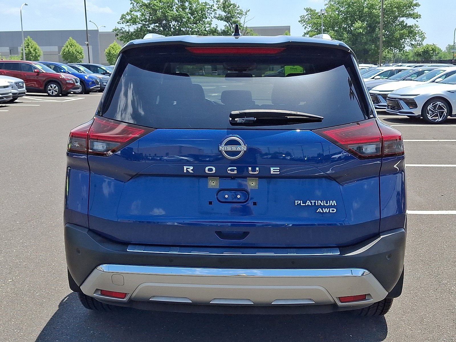 Used 2022 Nissan Rogue Platinum w/ Head-Up Display Package AWD/4WD image 5
