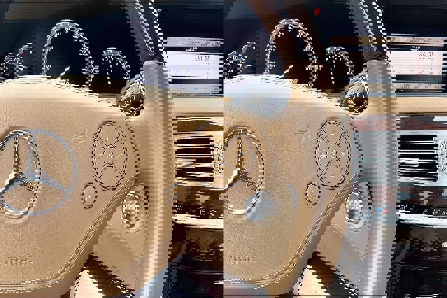 Used 2014 Mercedes-Benz CL 550 4MATIC image 21