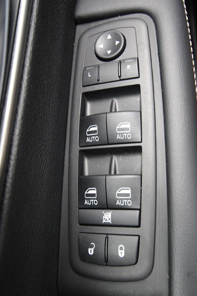 Used 2026 Chrysler Pacifica Select AWD/4WD image 23