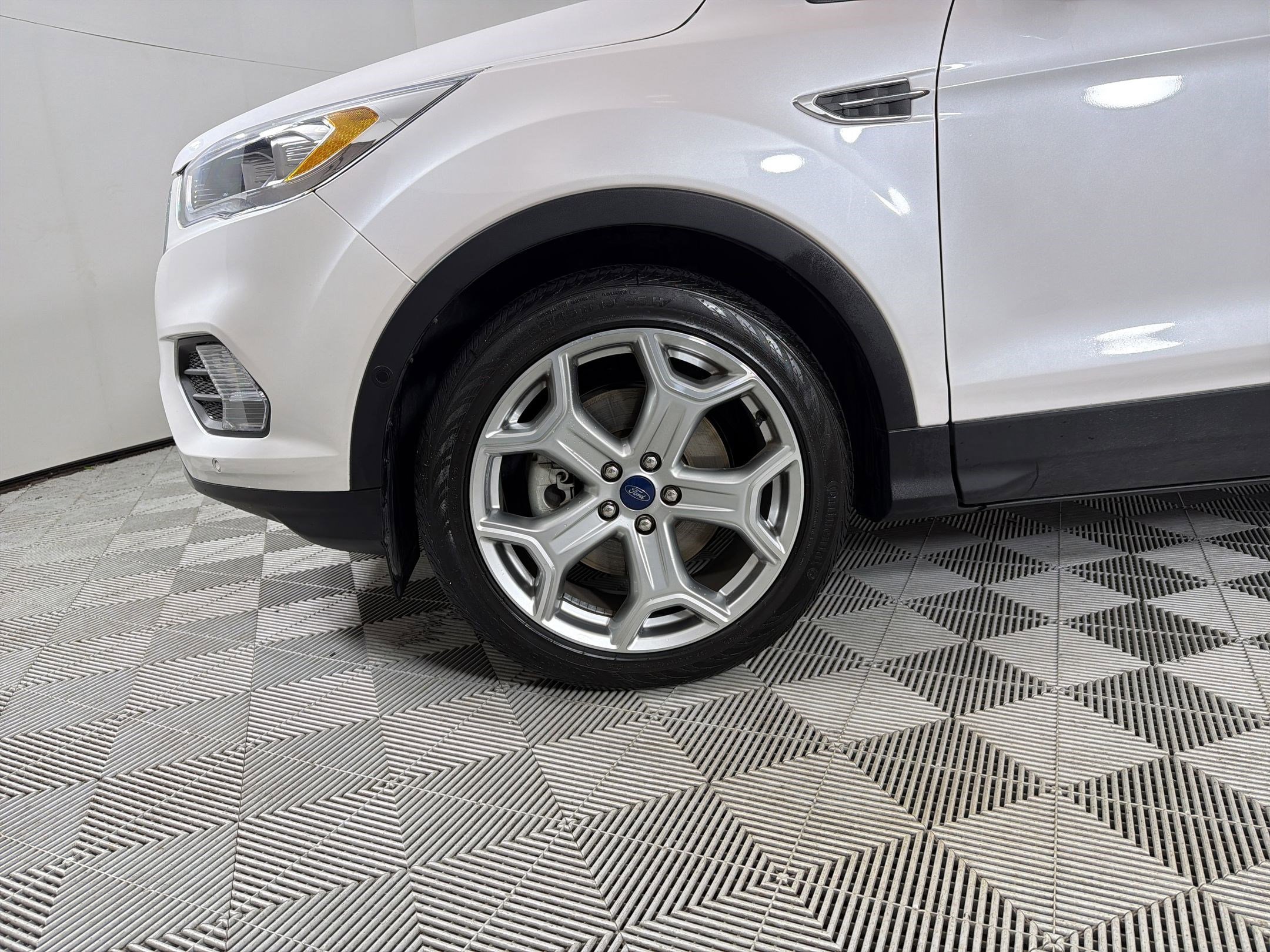 Used 2019 Ford Escape Titanium image 12