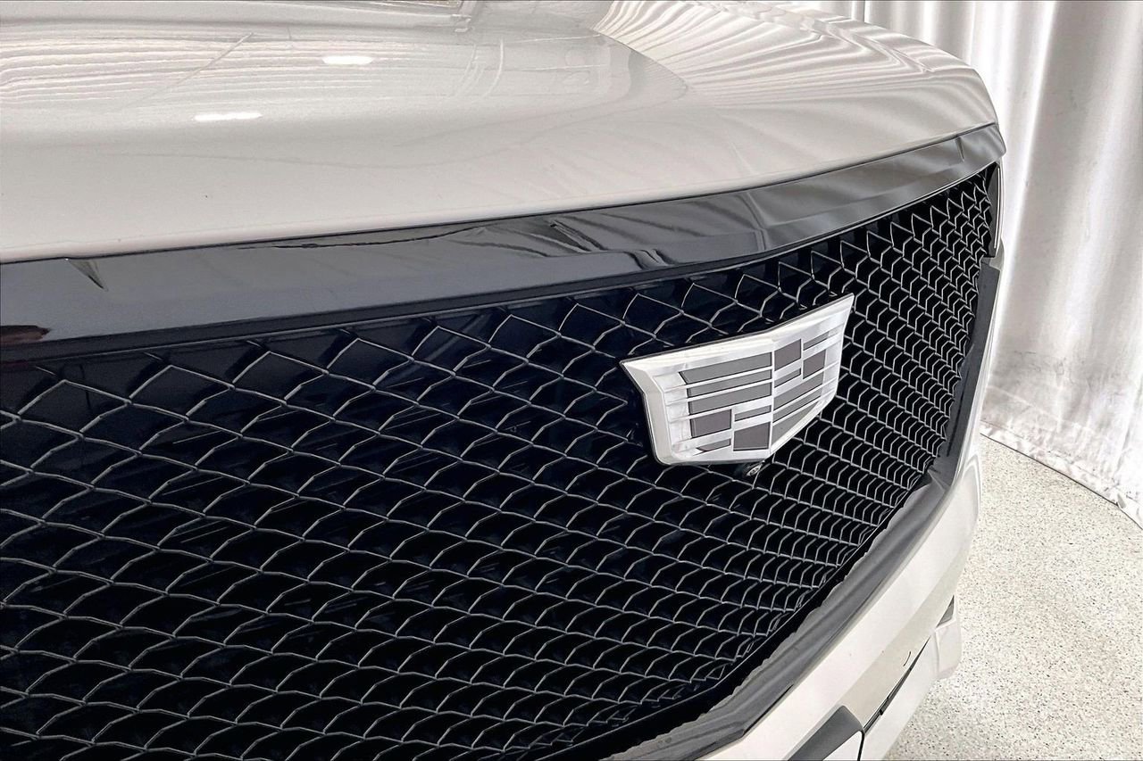 Used 2023 Cadillac Escalade ESV Sport w/ LPO, ONYX Package image 7