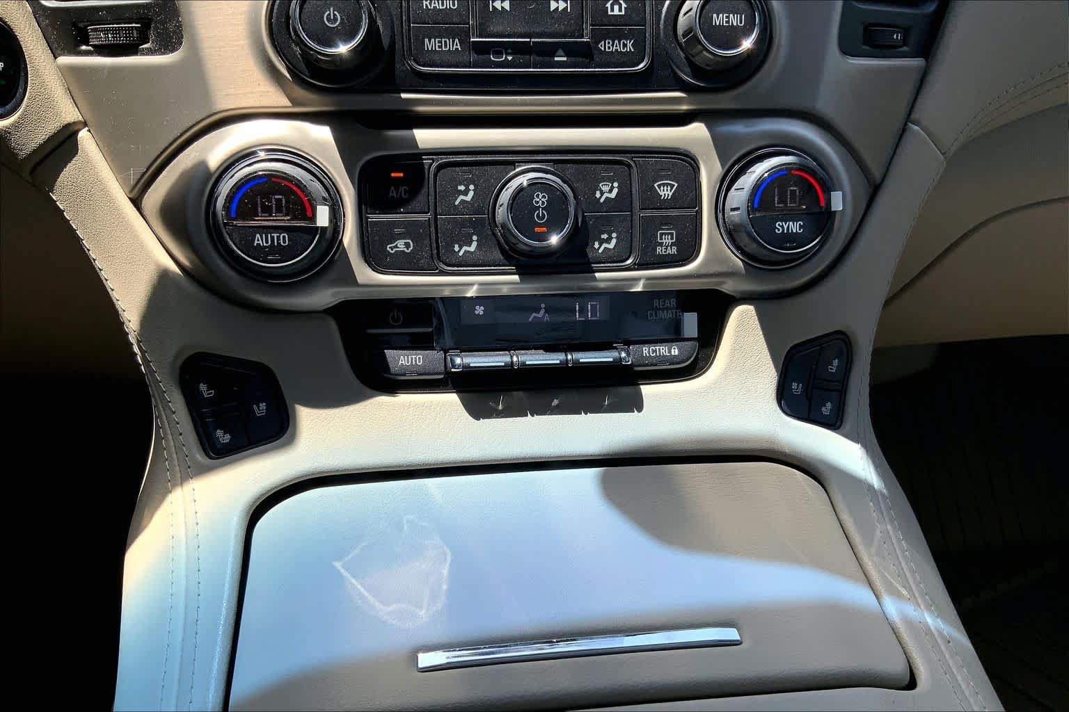 Used 2018 GMC Yukon Denali w/ Denali Ultimate Package AWD/4WD image 34