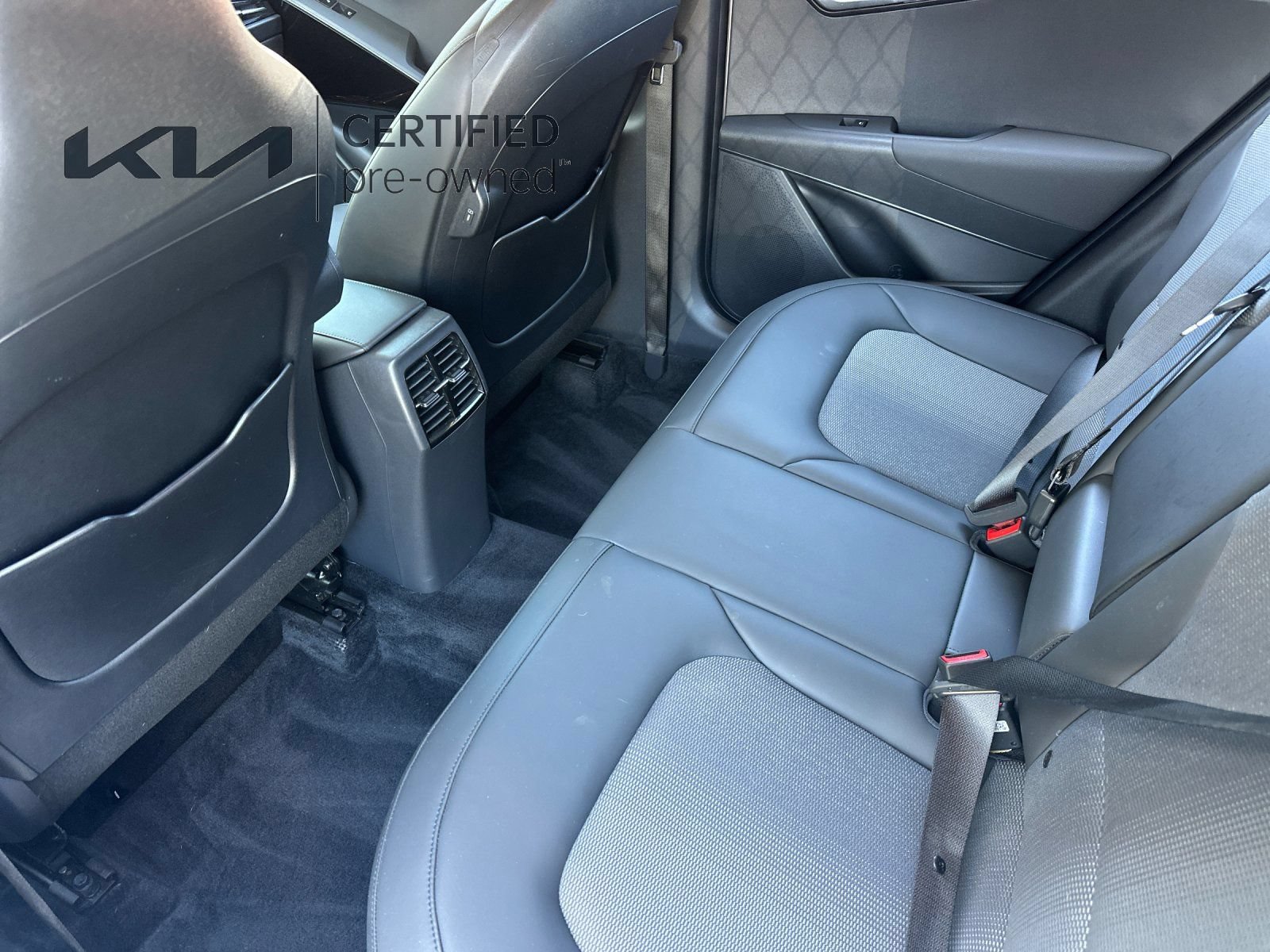 Certified 2025 Kia Niro EX FWD image 13